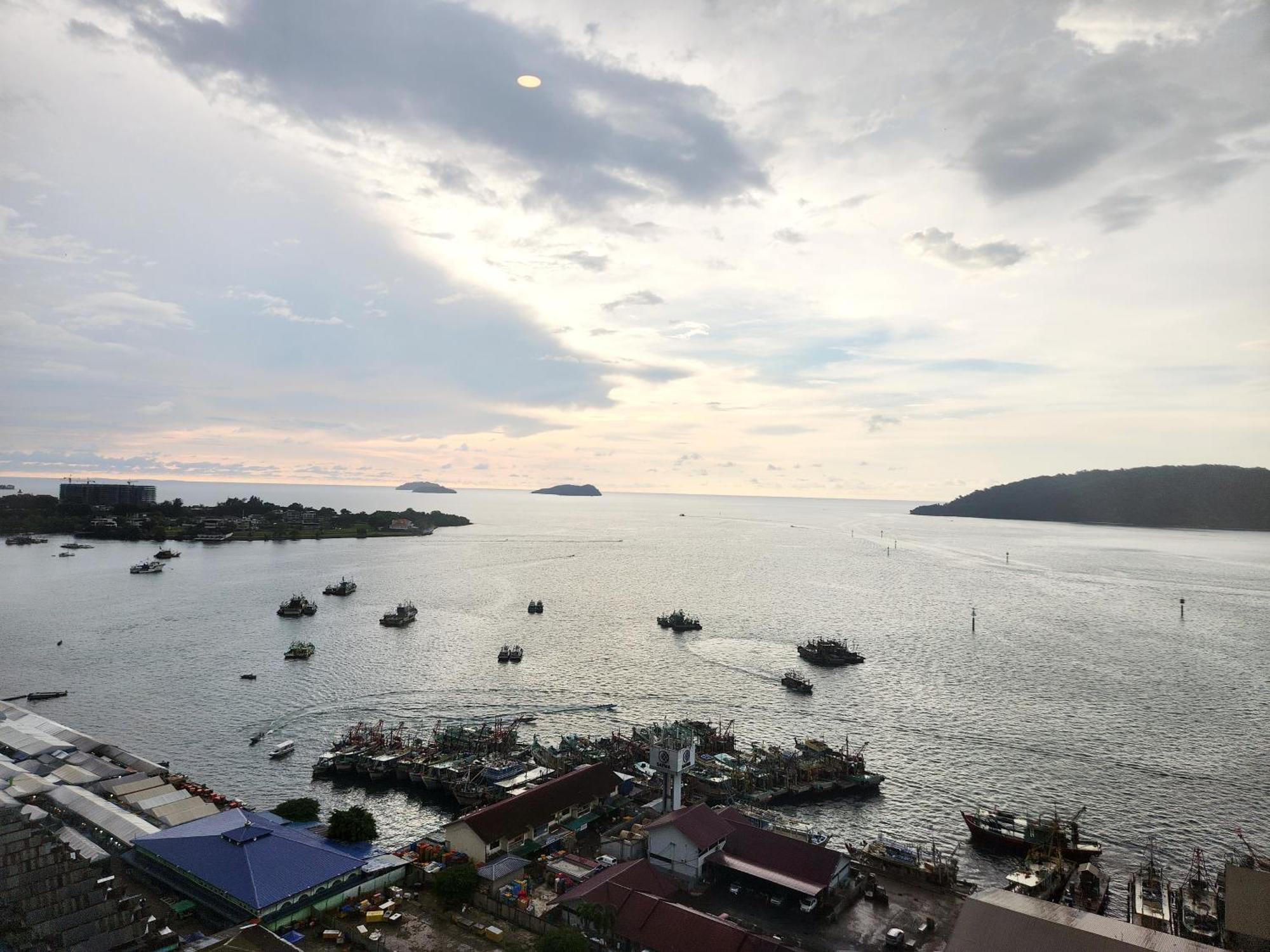The Shore Kota Kinabalu City Centre By Lw Suites Szoba fotó
